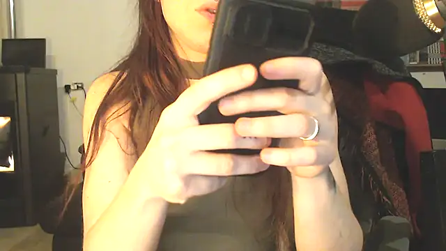 complicata mente online show from March 2025 06:01:01 PM