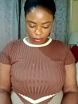 Luciouslips00 online show from November 2025 03:51:01 PM