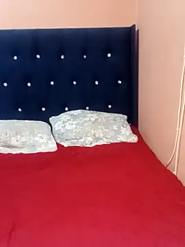 Luciouslips00 online show from March 2026 12:02:02 PM