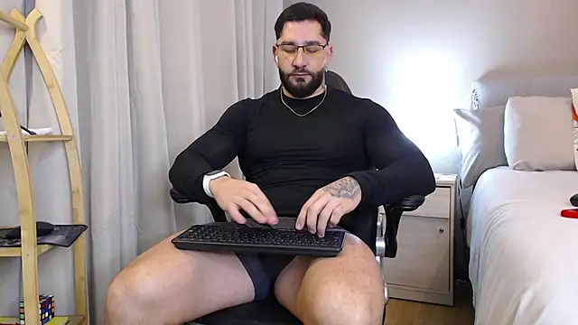jonhklleyn online show from July 2026 08:22:01 PM
