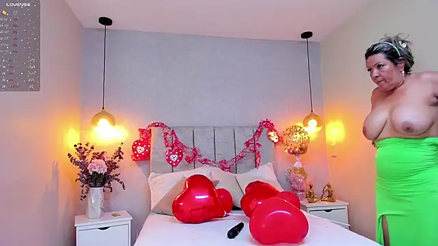 tutu milf online show from February 2025 07:10:02 PM