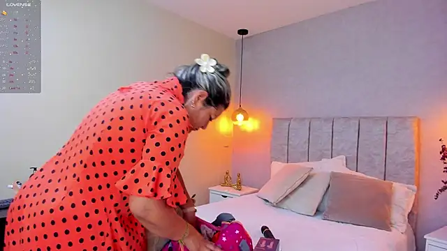 tutu milf online show from March 2025 07:06:02 PM