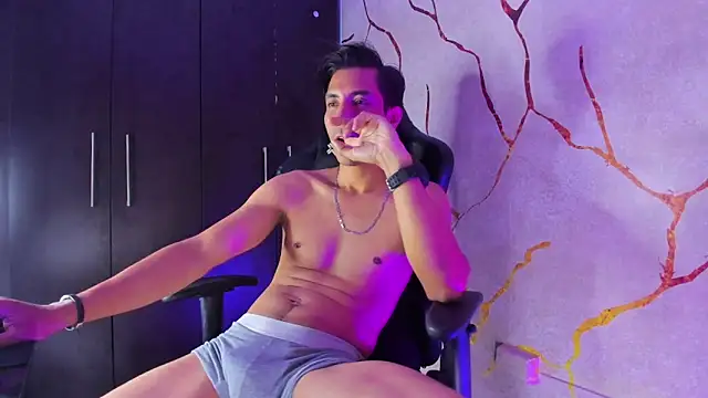 EdwardVlad online show from December 2024 10:18:01 PM