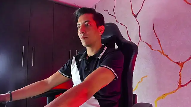 EdwardVlad online show from December 2024 07:49:02 PM