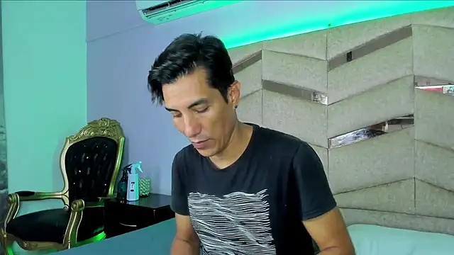 EdwardVlad online show from December 2024 07:35:01 PM