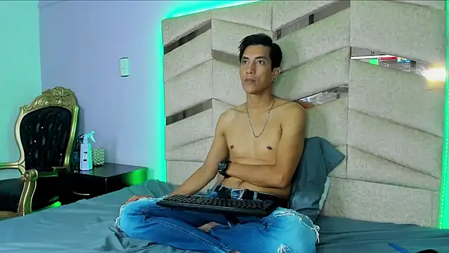 EdwardVlad online show from December 2024 10:37:01 PM