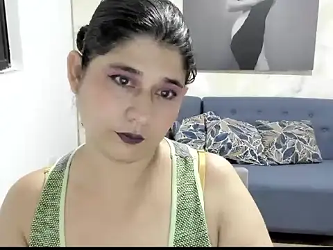 Snapshot of alinabozz1 chatting on June 2026 02:38:01 AM alinabozz1 online show from June 2026 02:38:01 AM
