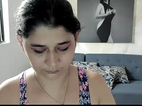 Snapshot of alinabozz1 chatting on June 2026 09:41:01 PM alinabozz1 online show from June 2026 09:41:01 PM