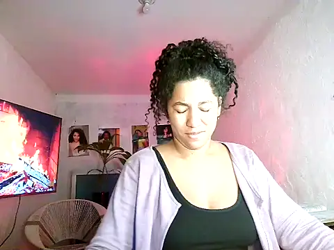 Snapshot of bellacrespalatina chatting on July 2026 04:53:01 AM bellacrespalatina online show from July 2026 04:53:01 AM