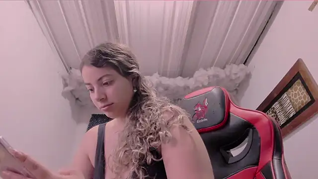 Lauu G online show from September 2025 09:11:02 AM