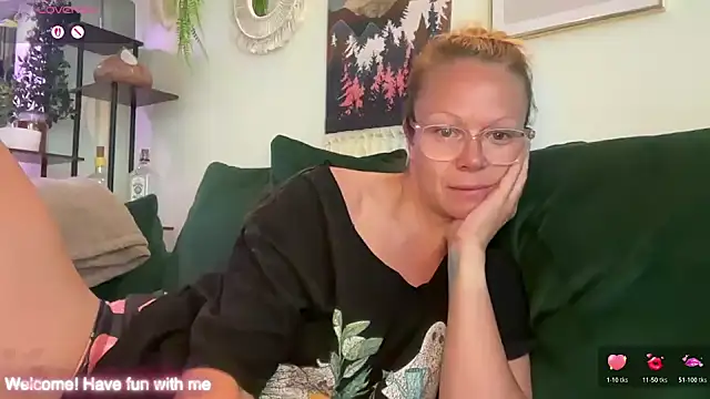 MelodyRoseUk online show from May 2026 08:11:02 AM