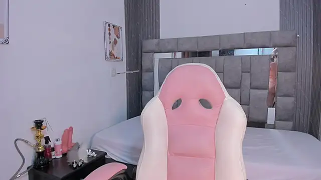 zulyjones online show from November 2025 11:56:02 AM