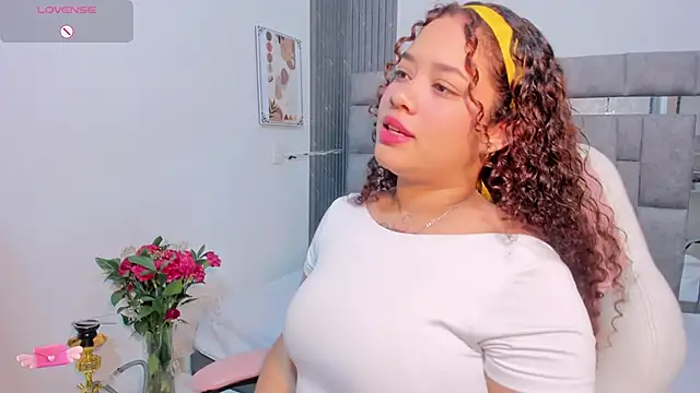 zulyjones online show from December 2025 12:25:01 PM