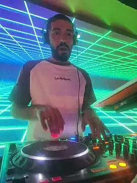 Snapshot of djtimka chatting on October 2025 08:07:02 PM djtimka online show from October 2025 08:07:02 PM