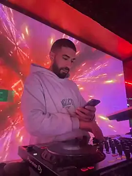 Snapshot of djtimka chatting on November 2025 07:58:02 PM djtimka online show from November 2025 07:58:02 PM