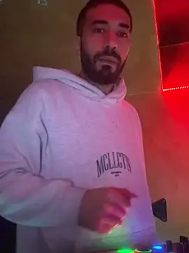 Snapshot of djtimka chatting on November 2025 06:51:01 PM djtimka online show from November 2025 06:51:01 PM