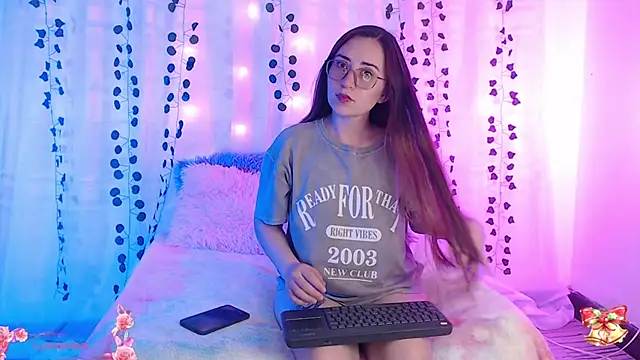 centaurigirl online show from December 2024 10:03:02 PM