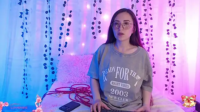 centaurigirl online show from December 2024 01:04:02 AM