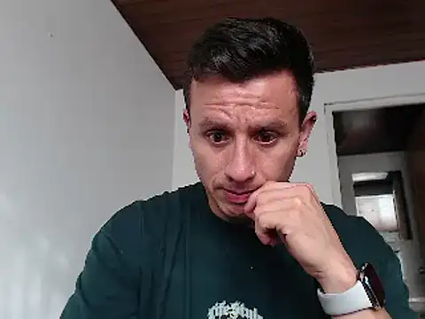 Snapshot of Andrewfalcon chatting on December 2024 12:16:02 PM Andrewfalcon online show from December 2024 12:16:02 PM