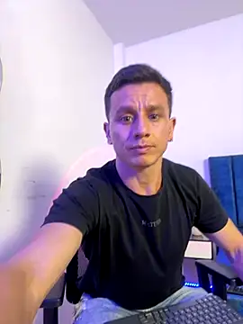 Snapshot of Andrewfalcon chatting on September 2025 08:20:02 PM Andrewfalcon online show from September 2025 08:20:02 PM