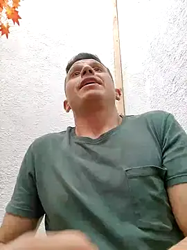 Snapshot of Andrewfalcon chatting on October 2025 06:28:02 PM Andrewfalcon online show from October 2025 06:28:02 PM