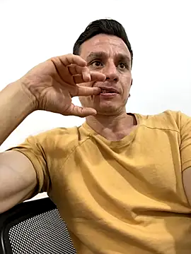 Andrewfalcon online show from October 2025 07:43:01 PM