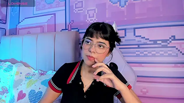  18alice online show from February 2026 03:18:01 AM