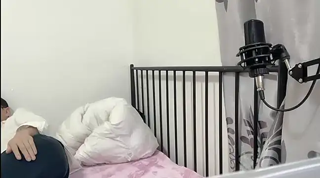 Snapshot of TGH521 chatting on January 2025 12:33:01 AM TGH521 online show from January 2025 12:33:01 AM