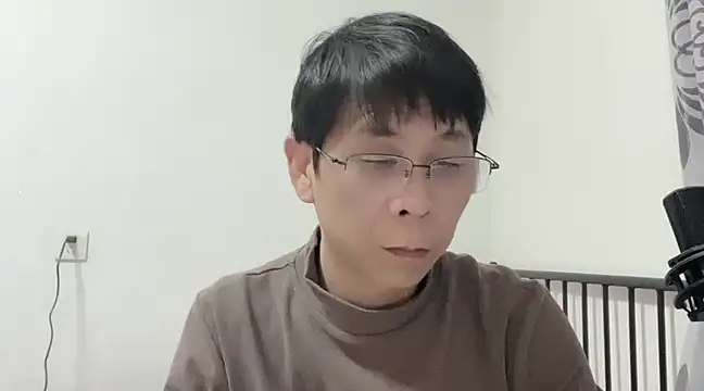 Snapshot of TGH521 chatting on February 2025 12:44:02 PM TGH521 online show from February 2025 12:44:02 PM