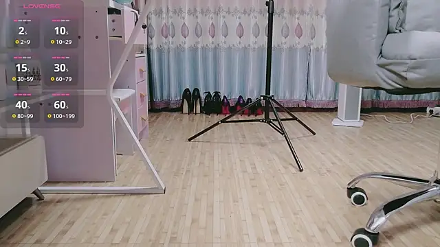 Snapshot of Mimiki-oo chatting on February 2026 11:29:02 AM Mimiki-oo online show from February 2026 11:29:02 AM