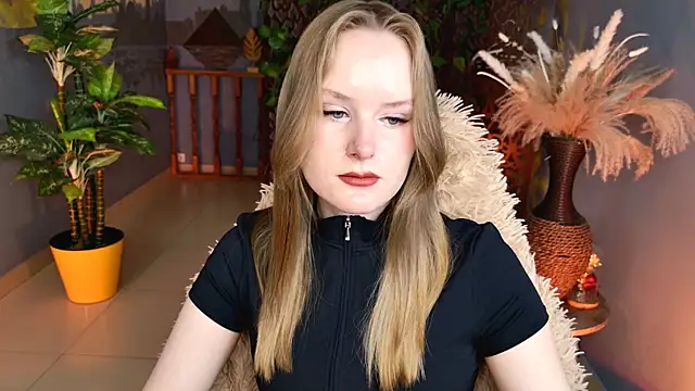 VivienLeeigh online show from May 2026 05:05:01 AM