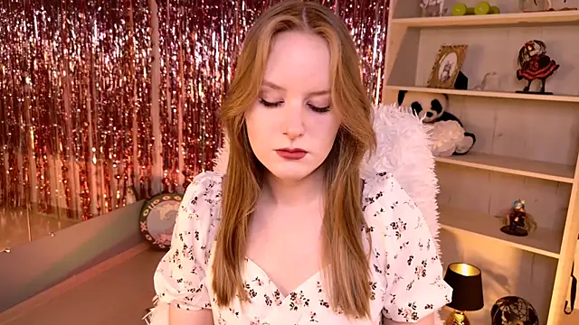VivienLeeigh online show from May 2026 05:25:02 AM