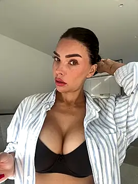 krissiswrld- online show from November 2025 11:54:01 AM