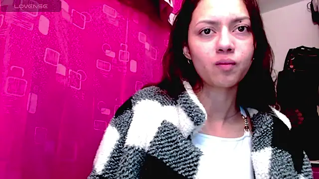 holy juli online show from January 2026 04:17:01 AM