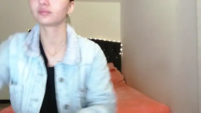 holy juli online show from March 2026 05:13:01 AM