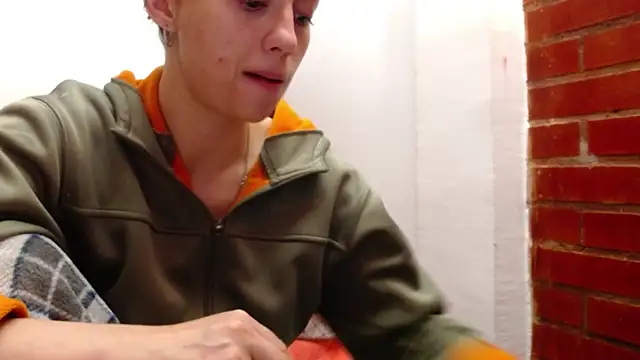 holy juli online show from April 2026 05:34:01 AM