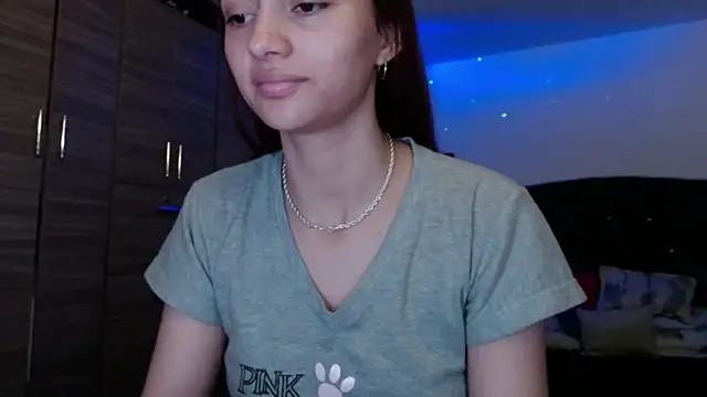 holy juli online show from June 2026 03:29:02 AM