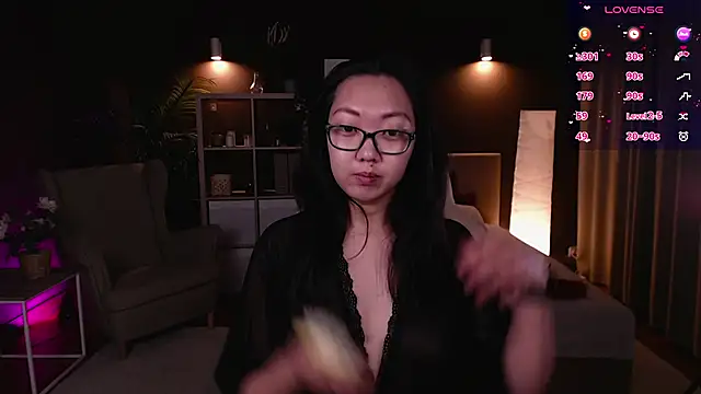 Marine Vact online show from October 2025 02:05:02 PM