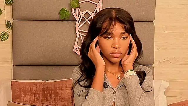 Lily Miiller online show from October 2025 08:51:02 PM