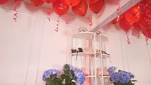 Snapshot of elasummer chatting on February 2026 12:57:01 PM elasummer online show from February 2026 12:57:01 PM