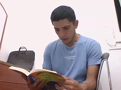 Snapshot of Deportist chatting on October 2025 10:32:02 PM Deportist online show from October 2025 10:32:02 PM