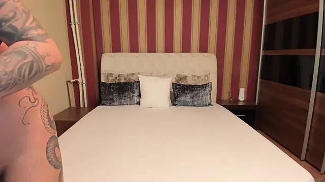 AshPage online show from December 2025 09:11:01 PM