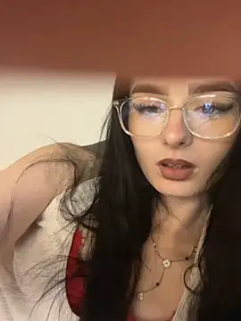 Snapshot of AdelinaAlia chatting on May 2026 08:15:01 PM AdelinaAlia online show from May 2026 08:15:01 PM