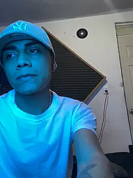 SkinnyHot444 online show from January 2025 01:00:02 AM