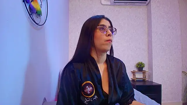 Amy wats0n online show from November 2025 07:05:02 PM