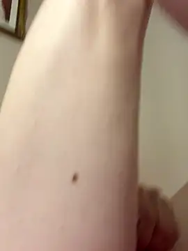 Snapshot of krisvers43xxx chatting on September 2025 05:07:01 AM krisvers43xxx online show from September 2025 05:07:01 AM