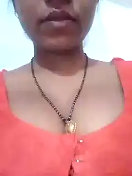 Snapshot of riya_houswife chatting on December 2024 09:28:02 AM riya houswife online show from December 2024 09:28:02 AM