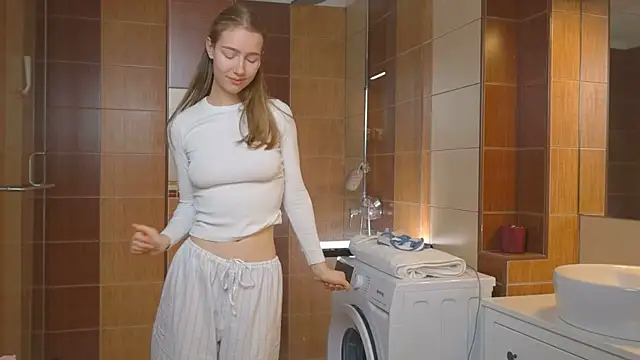 solar bella online show from January 2025 03:55:01 PM