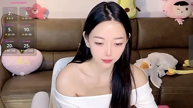 Snapshot of Yilin1999 chatting on January 2025 03:18:02 AM Yilin1999 online show from January 2025 03:18:02 AM