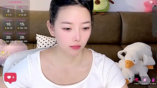 Snapshot of Yilin1999 chatting on September 2025 05:41:02 AM Yilin1999 online show from September 2025 05:41:02 AM